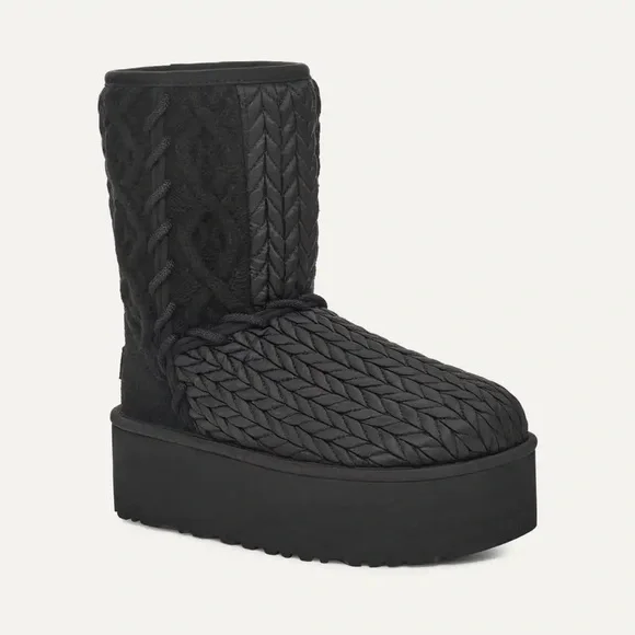 UGG Classic Short Villa Knit Platform Boot - Picture 5 of 15